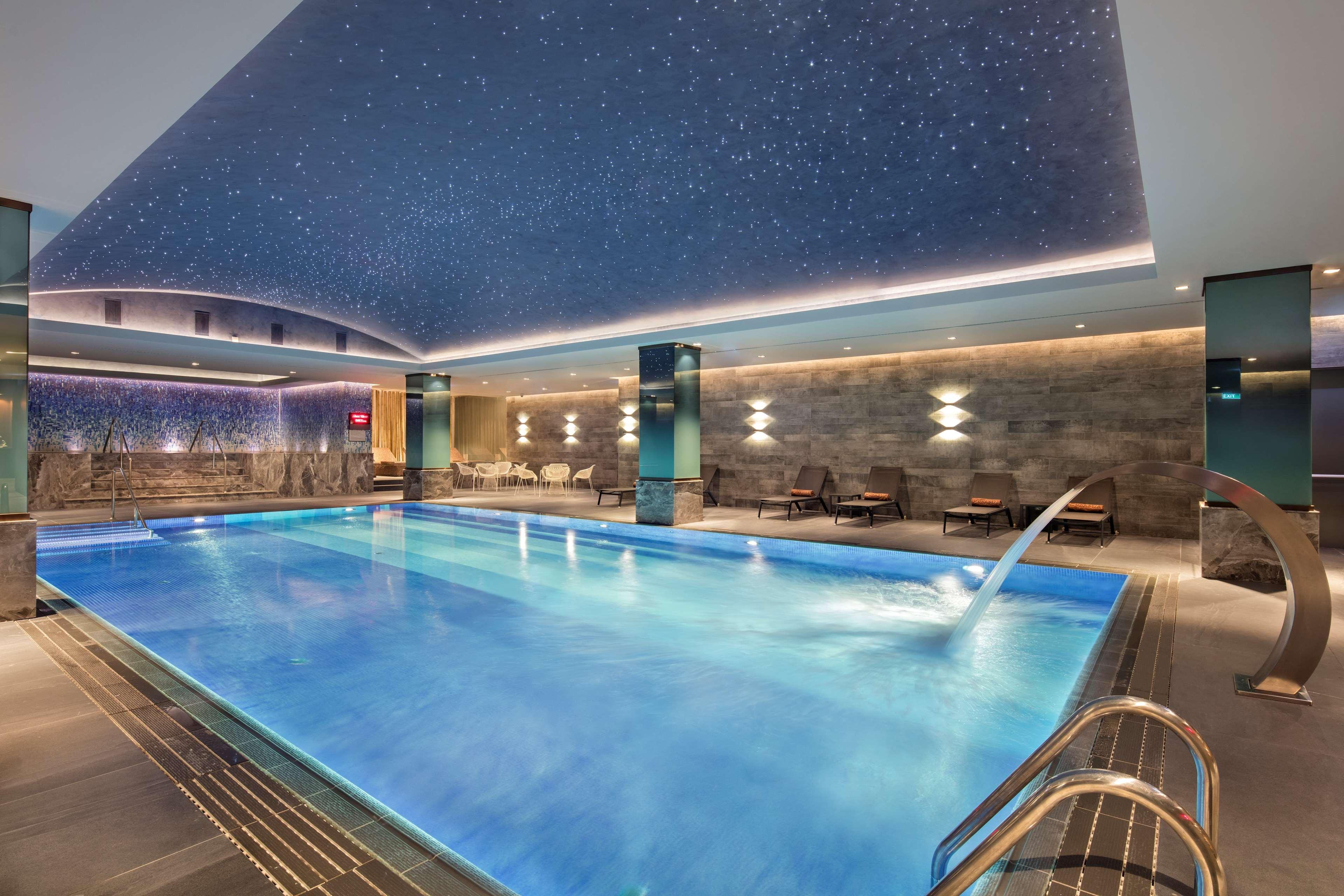 Hotel Doubletree By Hilton Skopie Exterior foto The pool at the hotel