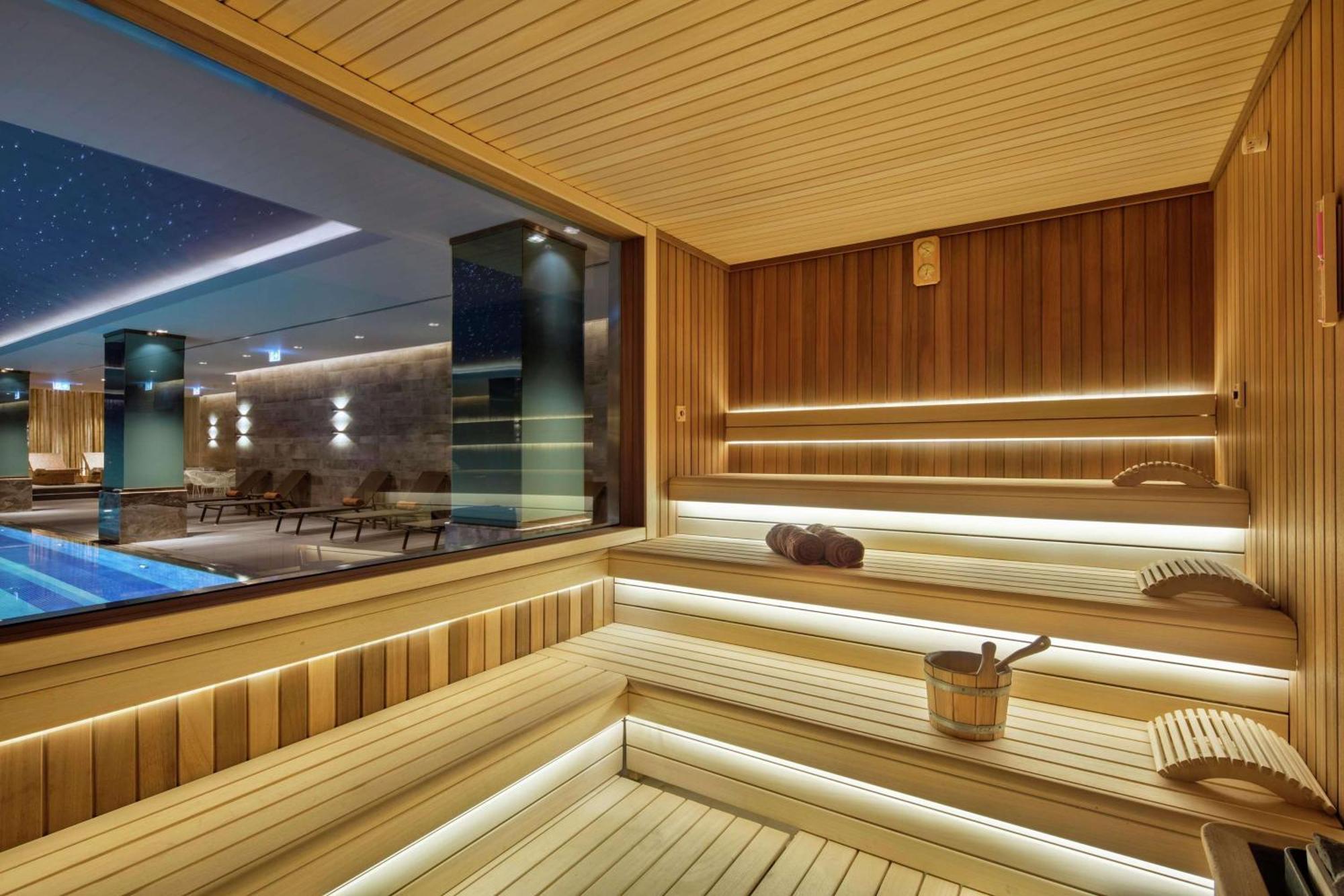 Hotel Doubletree By Hilton Skopie Exterior foto Sauna