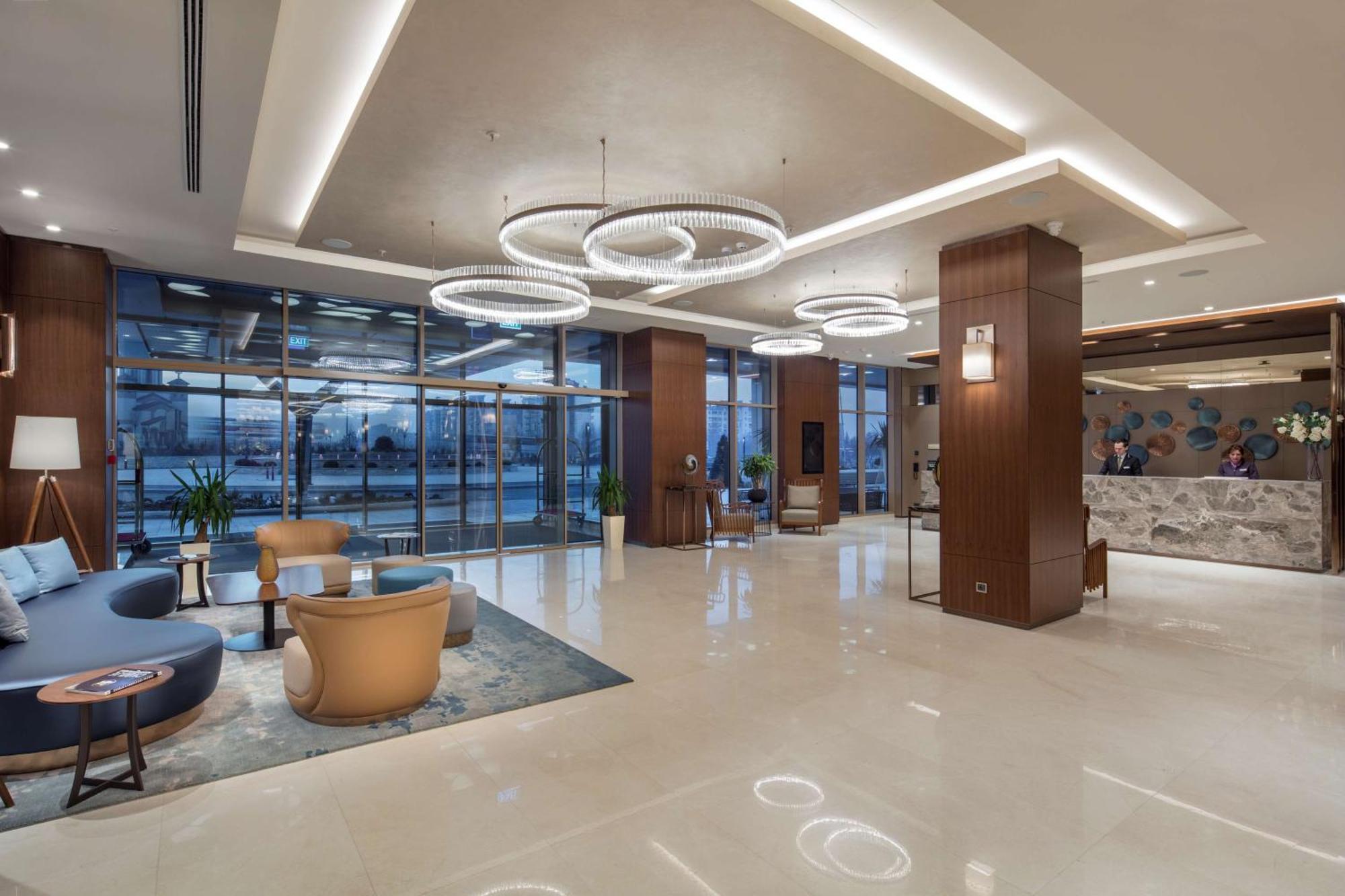 Hotel Doubletree By Hilton Skopie Exterior foto Lobby