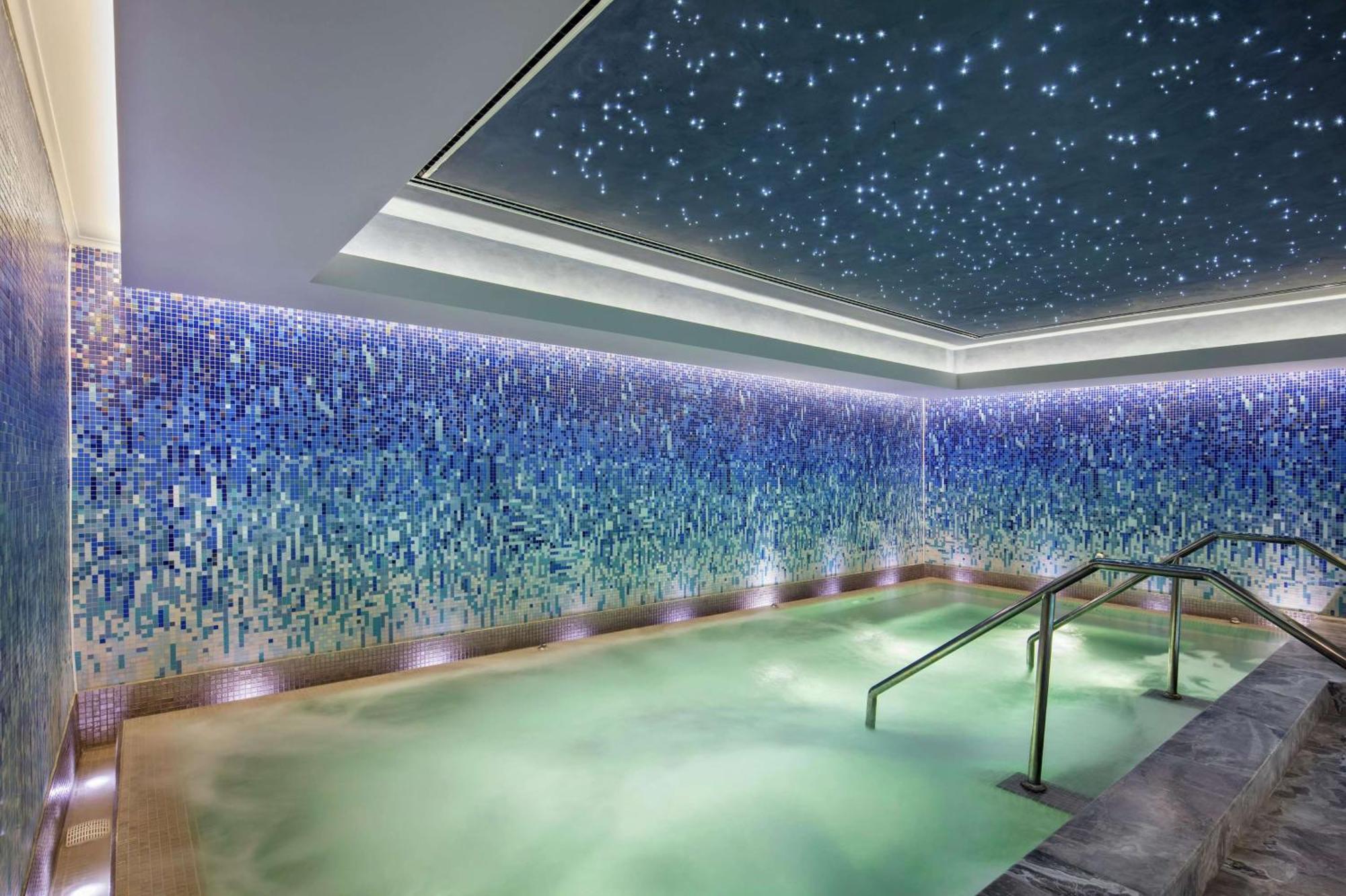 Hotel Doubletree By Hilton Skopie Exterior foto The spa at The Ivy Spa